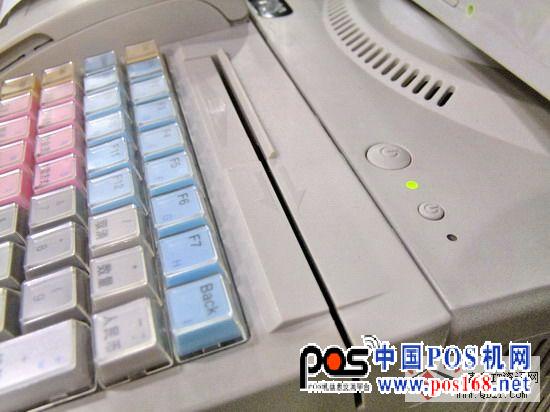 刷卡器在標(biāo)配中沒(méi)有配置，需要根據(jù)客戶的需求另外定制